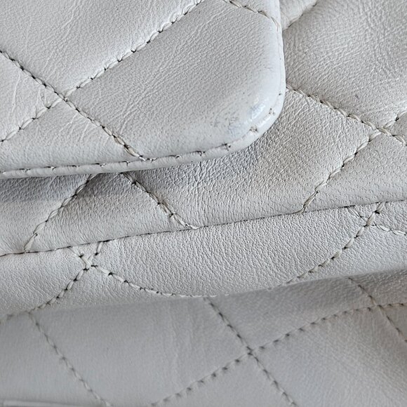 Vintage Chanel Medium 25 Classic Double Flap Lambskin Leather White and Gold - Picture 7 of 16